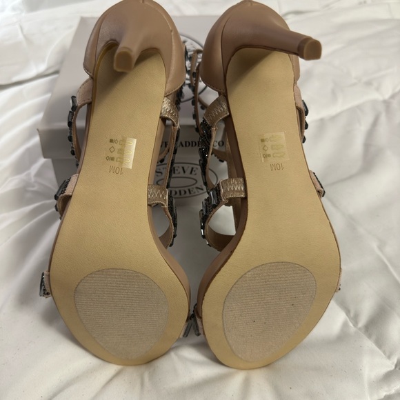 NEW Steve Madden Crystal Sandals Sz 10 Tan - Picture 5 of 9